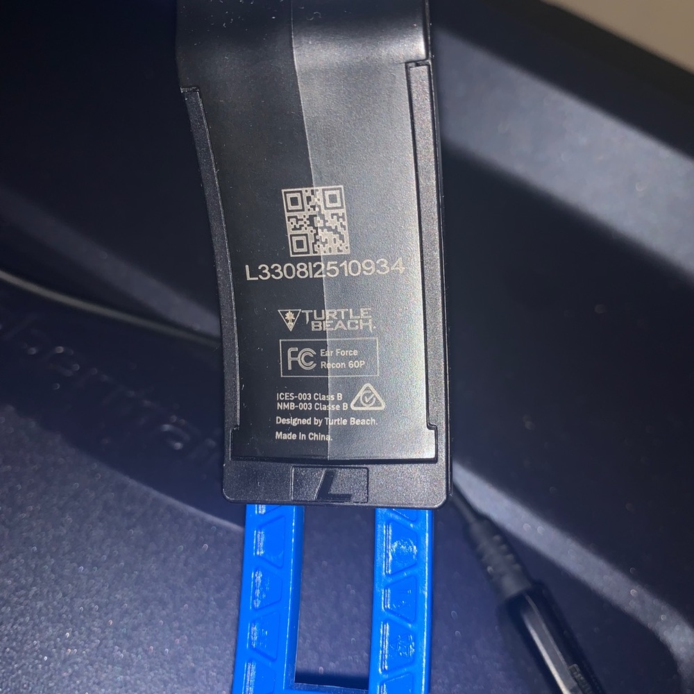 PS4 headset. - Picture 3 of 6